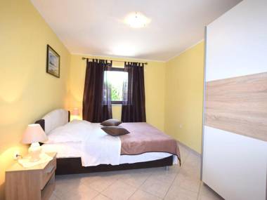 Lovable apartment pool with deckchairs fenced garden with grill wifi and airco