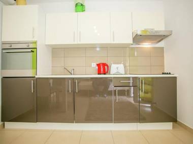 Nice decorated one bedroom apartment with balcony private parking