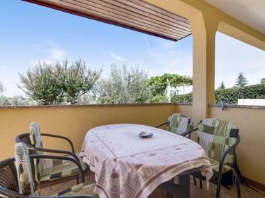 Secluded Apartment in Poreč with Garden