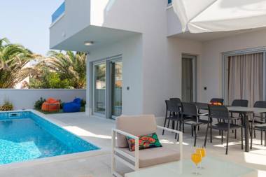 Luxury Villa Karla
