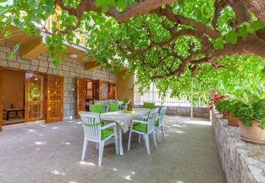 Holiday home Zeljka - 60 m from sea