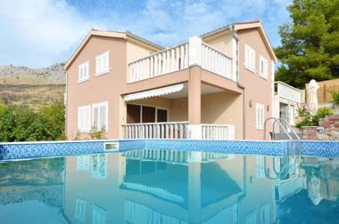 Family friendly house with a swimming pool Podstrana Split - 12918
