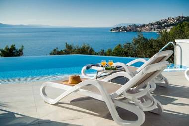 Villa Leona a luxury villa near Makarska heated pool