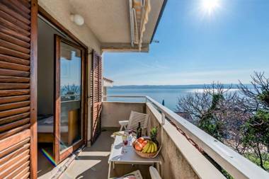 Apartment Tajci-near pebble beach
