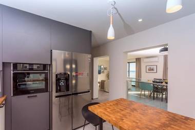 Villa Perla Blu with 4 bedrooms heated pool jacuzzi 50m from beach