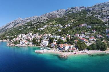 Apartments by the sea Pisak Omis - 1006