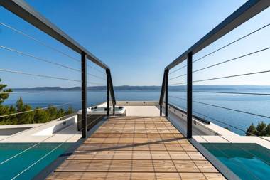 Seaview Villa BLUE LAGOON with private pool jacuzzi media room 6 bedrooms beach 70m