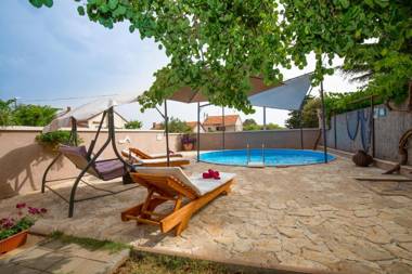 Pool Apartment Bakija