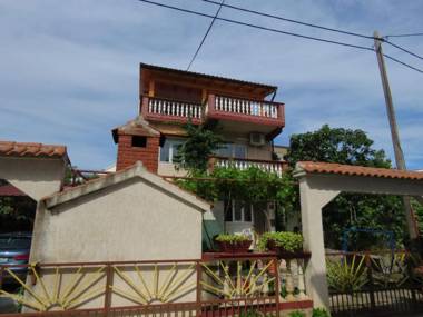 Apartments by the sea Pakostane Biograd - 18426