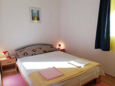 Apartments Sarin - free parking and flat internet