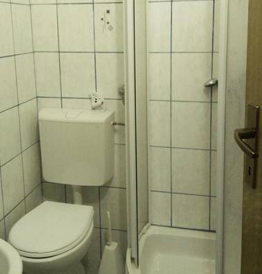 Apartments Sarin - free parking and flat internet