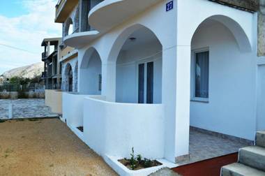 Apartments Sarin - free parking and flat internet