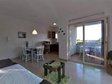 Spacious Apartment in Mandre with Terrace