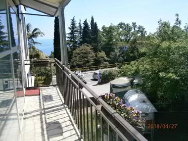 Rooms & Apartments Semić