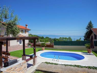 Beautiful villa with sea view and pool located near Opatija