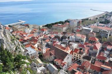 Villa Mama - Traditional Apartments in Omis