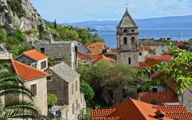 Apartments Lozina on the Beach