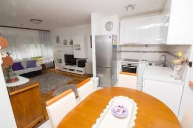 Apartment Jerko - 200 m from beach