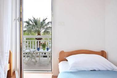 Apartments Toma-200m from beach