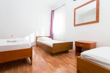 Stanici beach apartments