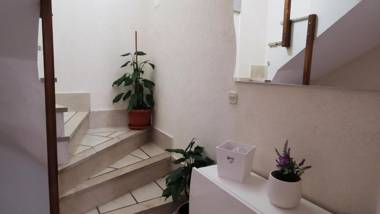 Explore old town and all the beauties in Omiš staying at Apartment Olmissum