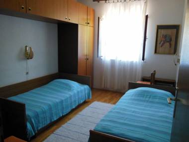 Apartment Jakica - next to the sea