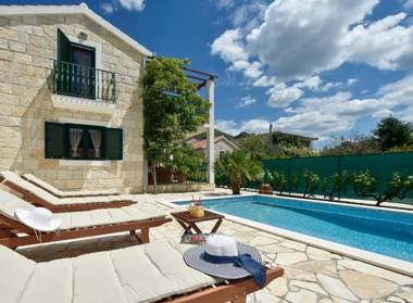 Villa Josip near Omiš  private pool