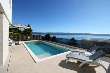 Luxury seafront Villa IVAN with heated pool only 100m from beach