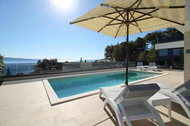 Luxury seafront Villa IVAN with heated pool only 100m from beach