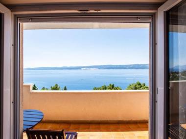 Snug Apartment in Celina with Swimming Pool