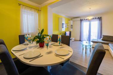 Apartments Tomica - open pool