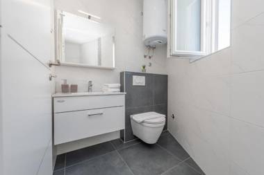 Dario 1. modern & luxury ap. with a pool