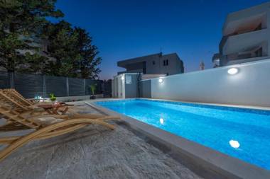 Villa Star 4 a centrally located ap. with a pool