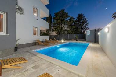 Villa Star 2 a centrally located ap. with a pool
