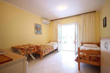 Apartments Dino - with hot tub