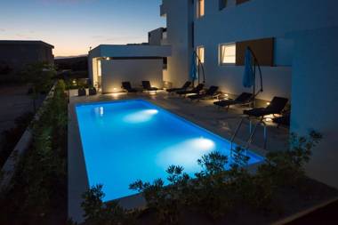 Pool Apartments & Rooms Mare