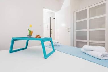 Blue sky modern sea view apartment