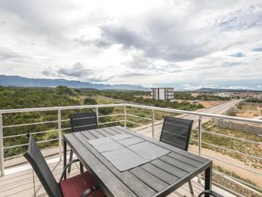 Contemporary Apartment in Novalja with Barbecue