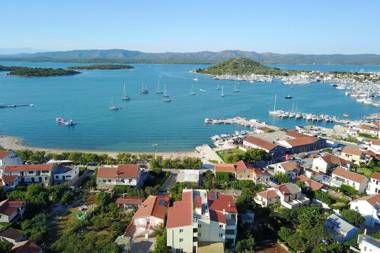 Apartments & rooms Stella Adriatica