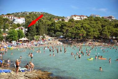 Apartments by the sea Murter - 18737