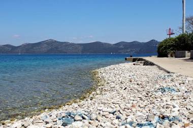 Apartments by the sea Veli Iz Iz - 18697