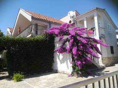 Comfortable apartment with balcony in a quiet area 60 meters from the beach