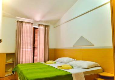 Linc Rooms & Apartments