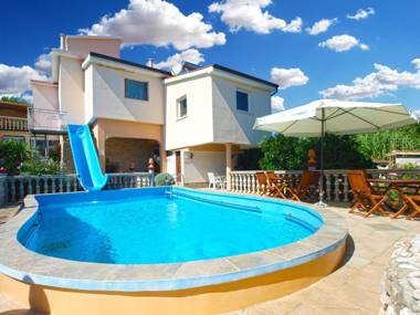 Apartments Vrcevan 811