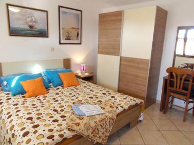 2 bedrooms appartement at Medulin 900 m away from the beach with sea view enclosed garden and wifi