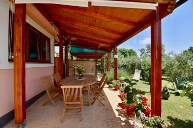 Relaxing holiday house with terrace sea view