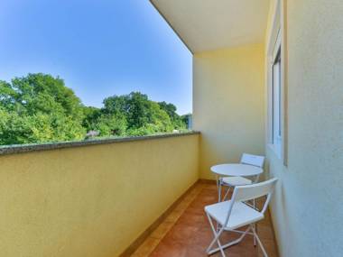Simplistic Apartment in Medulin with Terrace