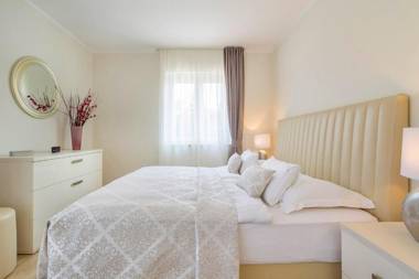 Luxury Apartments Villa Mande