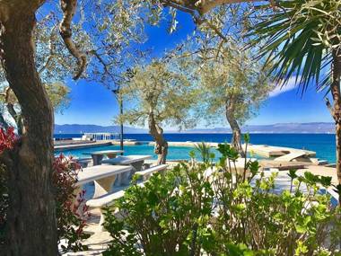 Apartments Karmelić