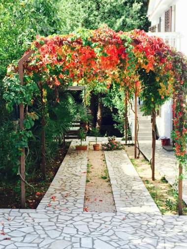 Apartments Karmelić